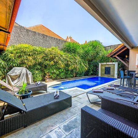 Villa Sanket - Kuta - 6 Bedrooms - 6 Bathrooms - Great Location Екстериор снимка