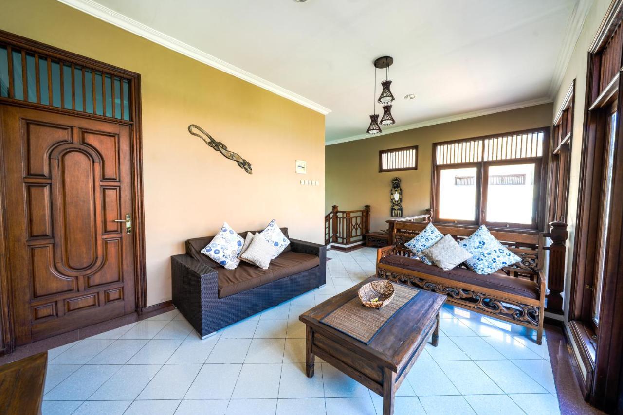 Villa Sanket - Kuta - 6 Bedrooms - 6 Bathrooms - Great Location Екстериор снимка