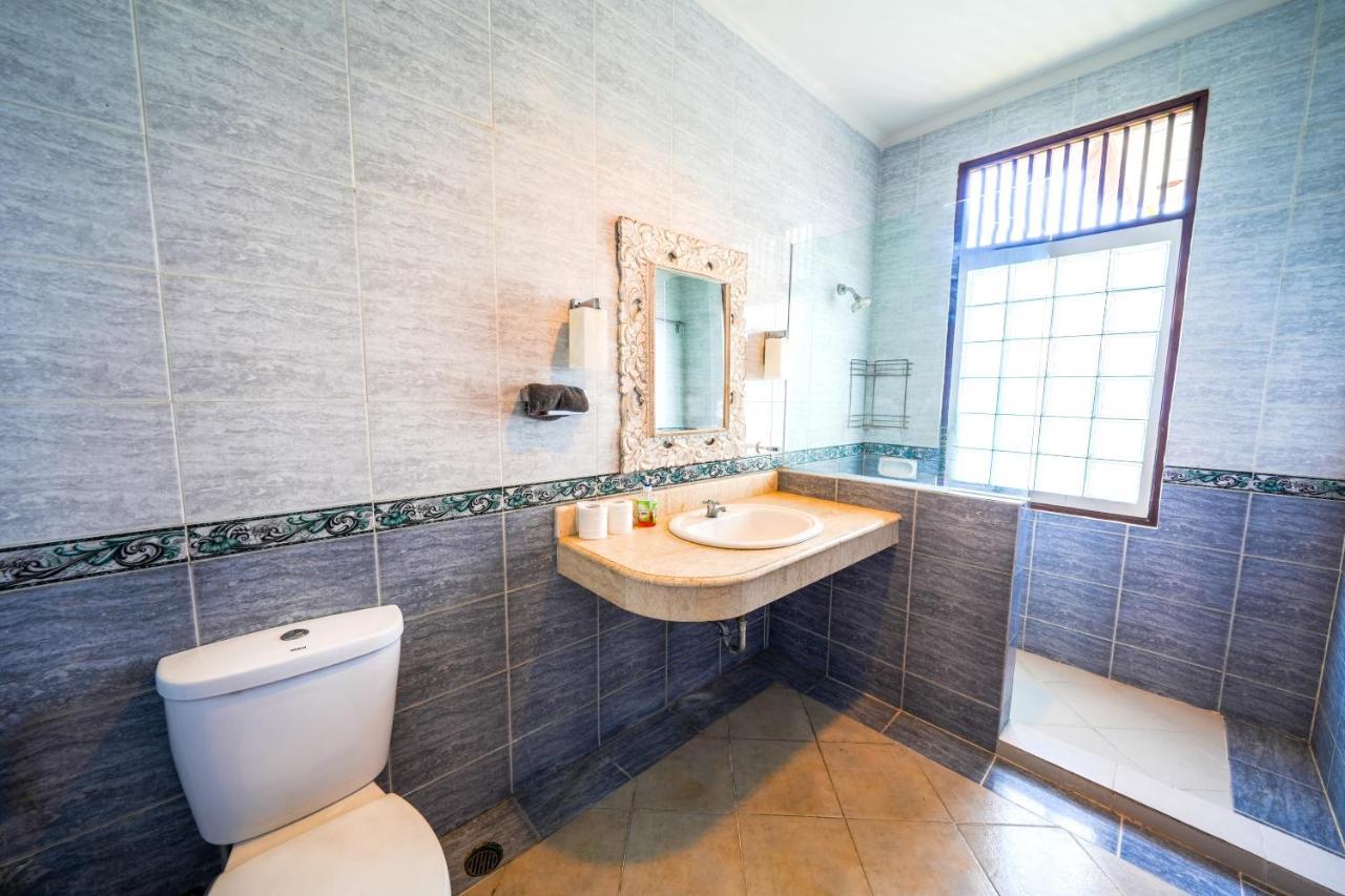 Villa Sanket - Kuta - 6 Bedrooms - 6 Bathrooms - Great Location Екстериор снимка