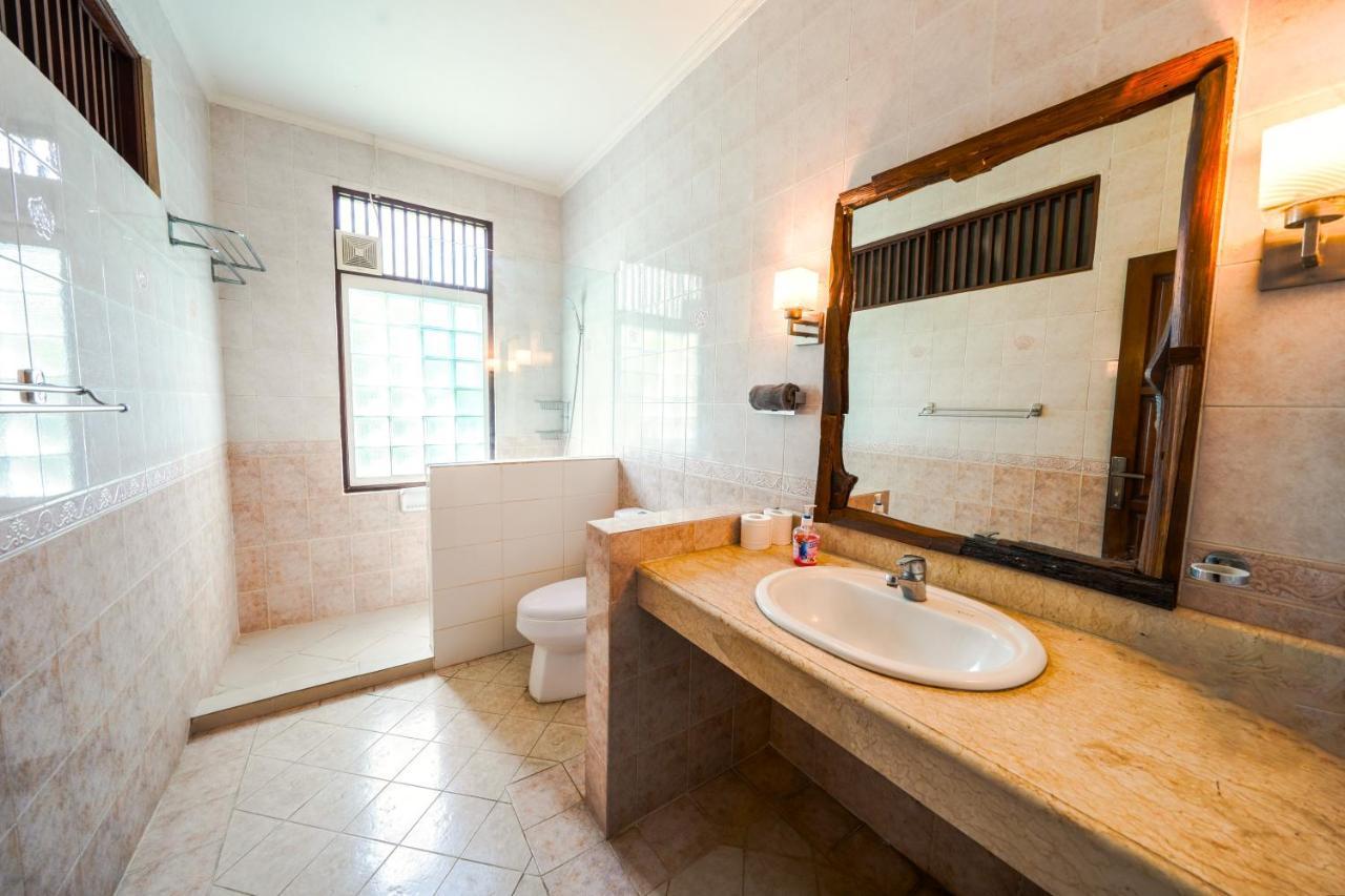 Villa Sanket - Kuta - 6 Bedrooms - 6 Bathrooms - Great Location Екстериор снимка