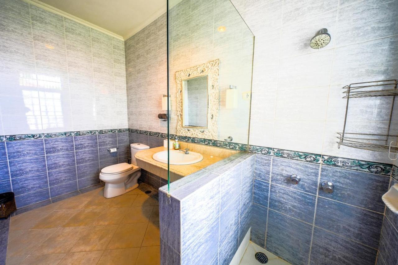 Villa Sanket - Kuta - 6 Bedrooms - 6 Bathrooms - Great Location Екстериор снимка
